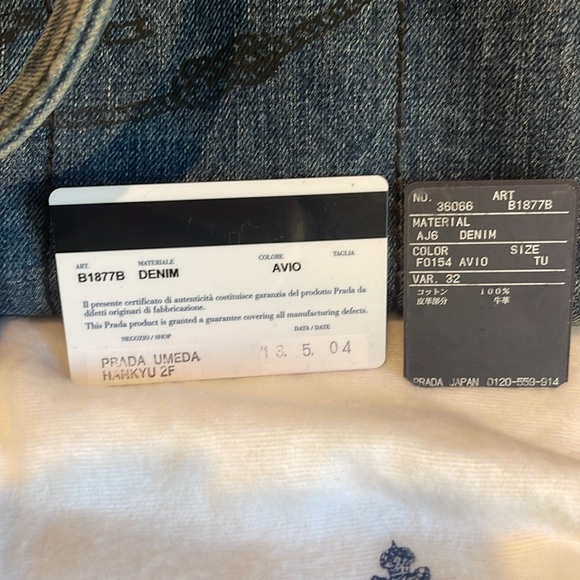 Prada Canapa with dust bag and cards - Picture 10 of 10